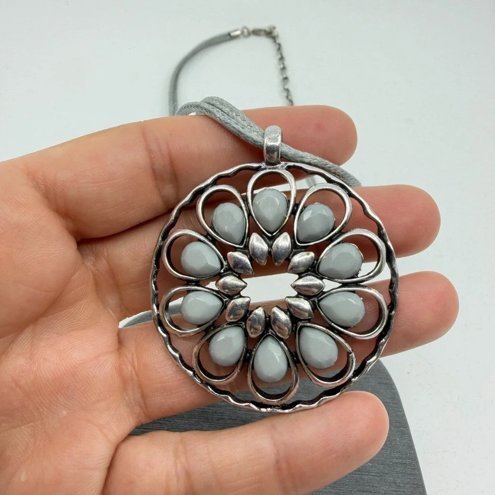 Silver Tone Gray Bead Floral Medallion Pendant Necklace Boho Statement Gift